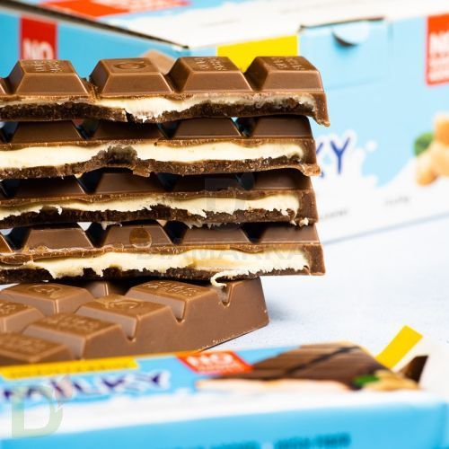 Шоколад Snaq Fabriq Milky без сахара с молочно-ореховой начинкой 55гр